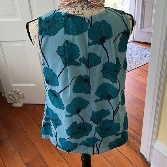 Cabi Sz S EUC Tiffany French Blue Floral Lined Top - Picture 6 of 9